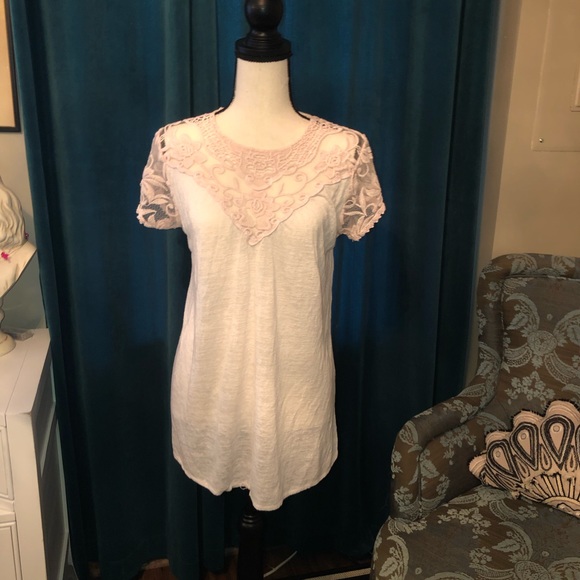 Beautiful Lavender Lace Top - Picture 2 of 7